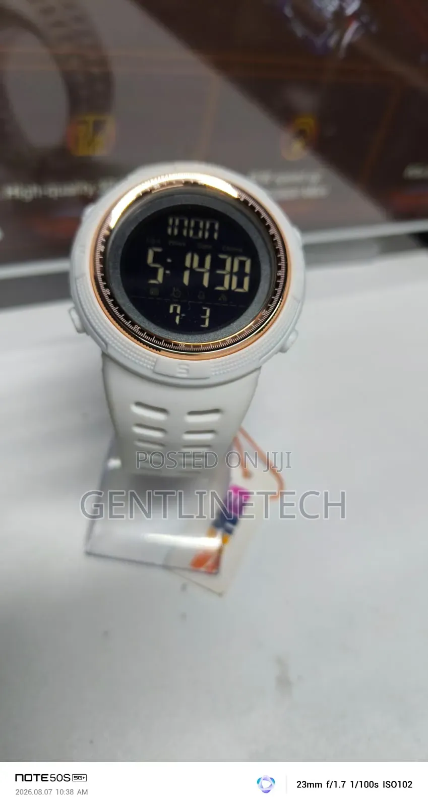 SKMEI 2070 White Gold Watch – Fashion Timepiece