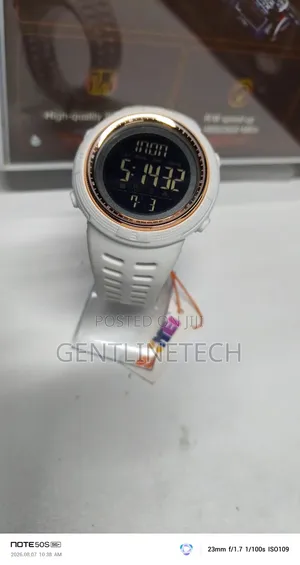 SKMEI 2070 White Gold Watch – Fashion Timepiece