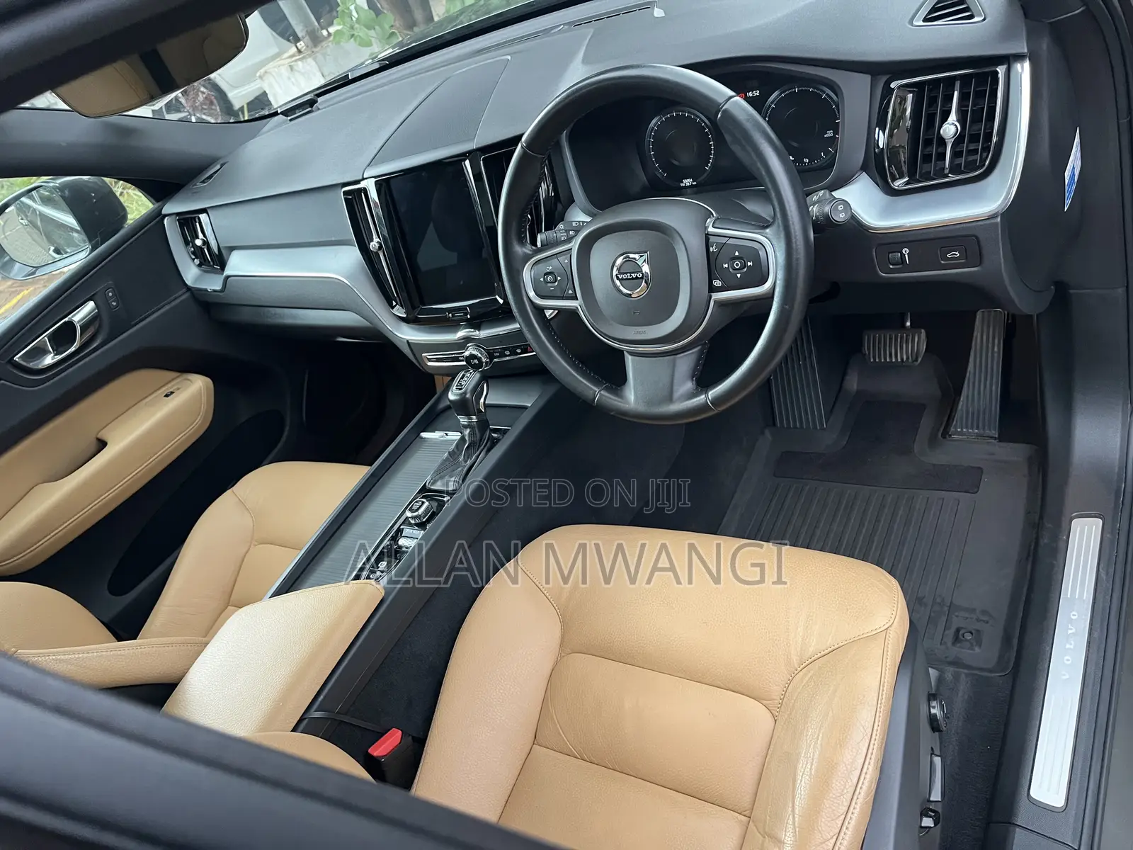 Volvo XC60 2018 Brown