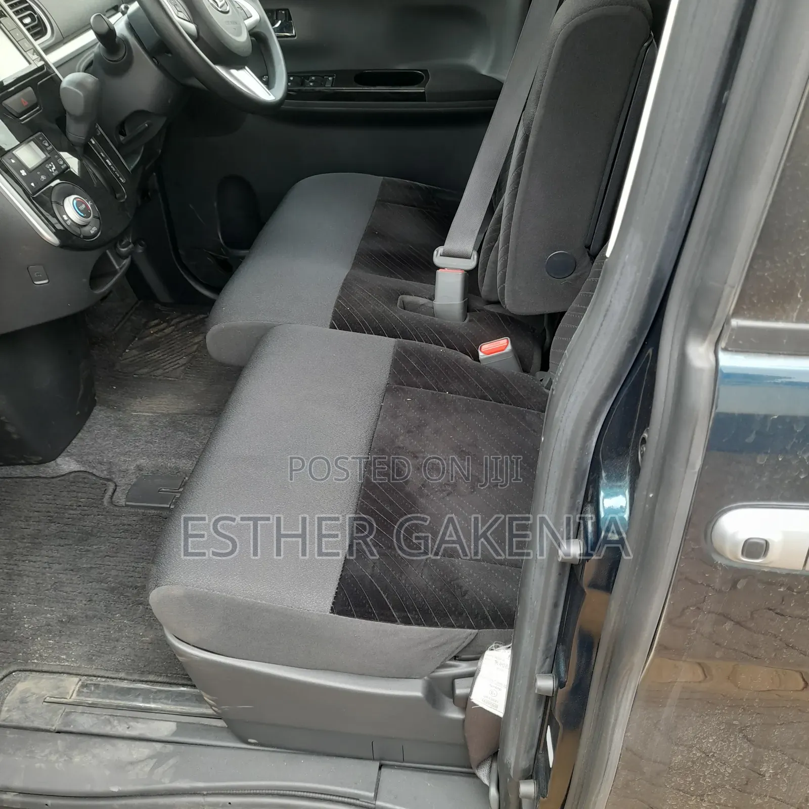 Daihatsu Tanto 2019 Blue