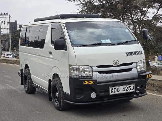 Toyota HiAce 2015 White