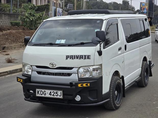 Toyota HiAce 2015 White - thumbnail 2