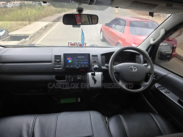 Toyota HiAce 2015 White - thumbnail 10