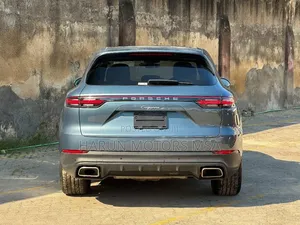 Porsche Cayenne 2019 Blue