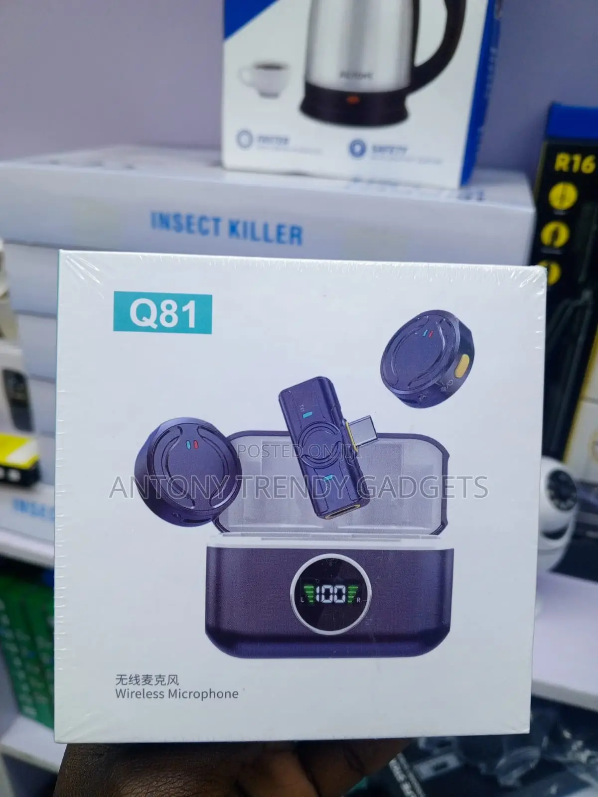 Q81 Wireless Lavalier Microphone With Charging Case