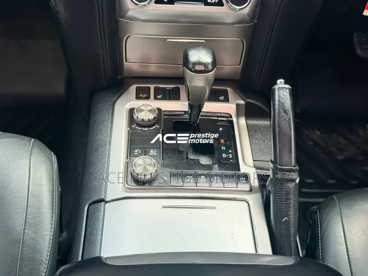 Toyota Land Cruiser 2017 Black