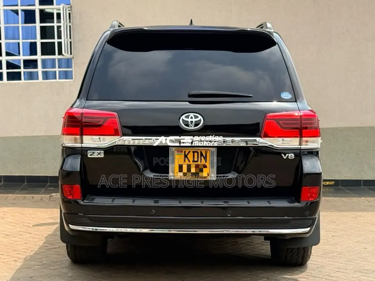 Toyota Land Cruiser 2017 Black