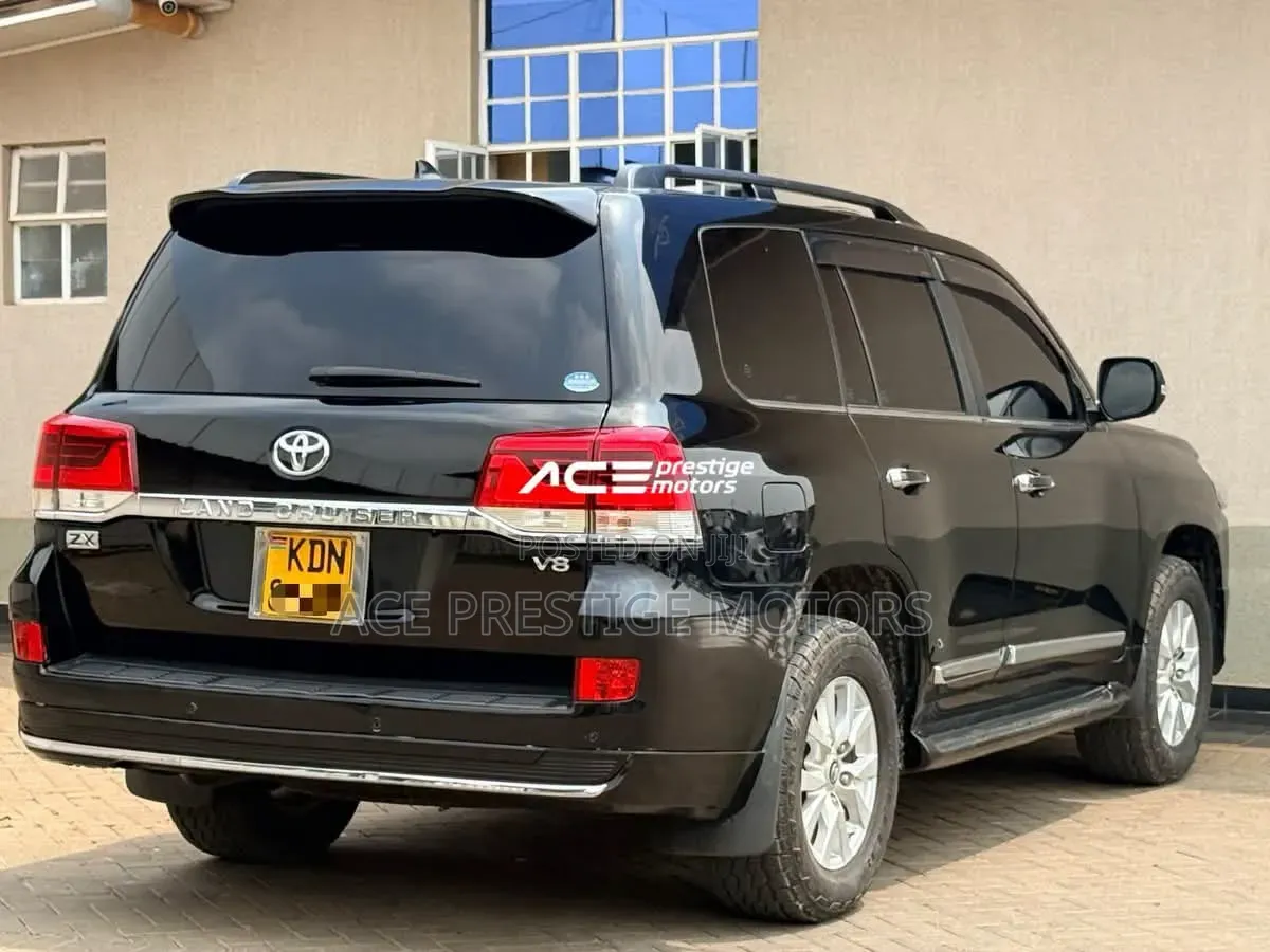 Toyota Land Cruiser 2017 Black