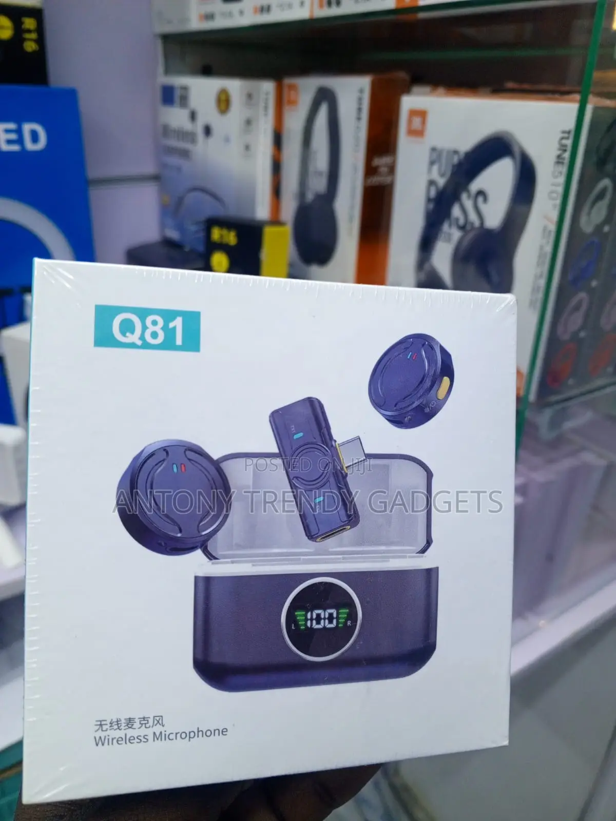 Q81 Noise Cancelling Wireless Microphone With LED Display
