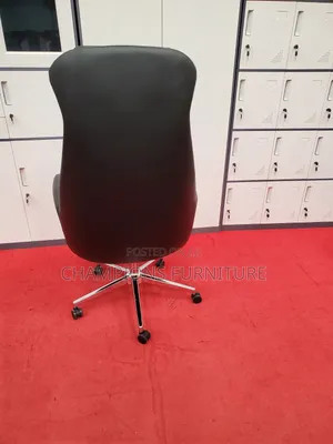 Executive High-Back Chair With Integrated Headrest