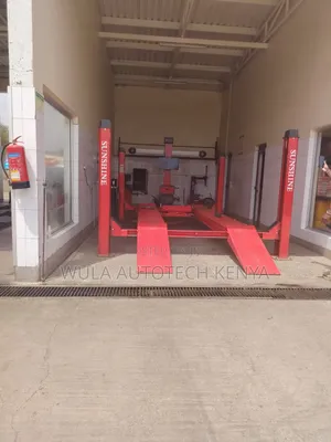 Professional Workshops Auto Service Centre Alignment With Carlift