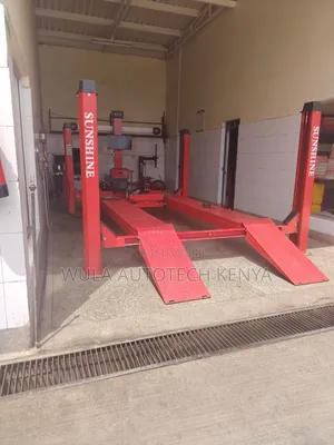 Professional Workshops Auto Service Centre Alignment With Carlift