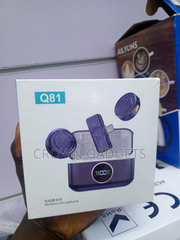 Q81 Portable Wireless Lavalier Mic With Digital Charging Case