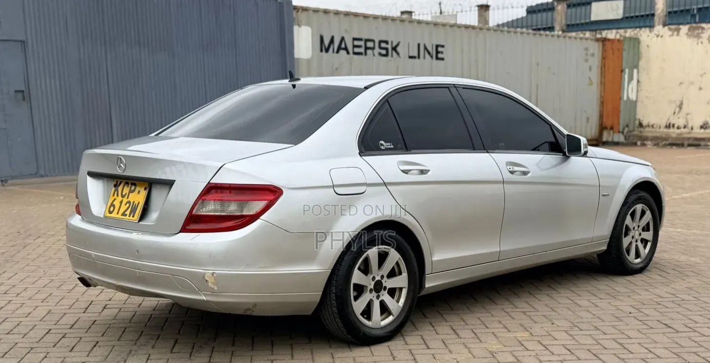 Mercedes-Benz C180 2011 Silver