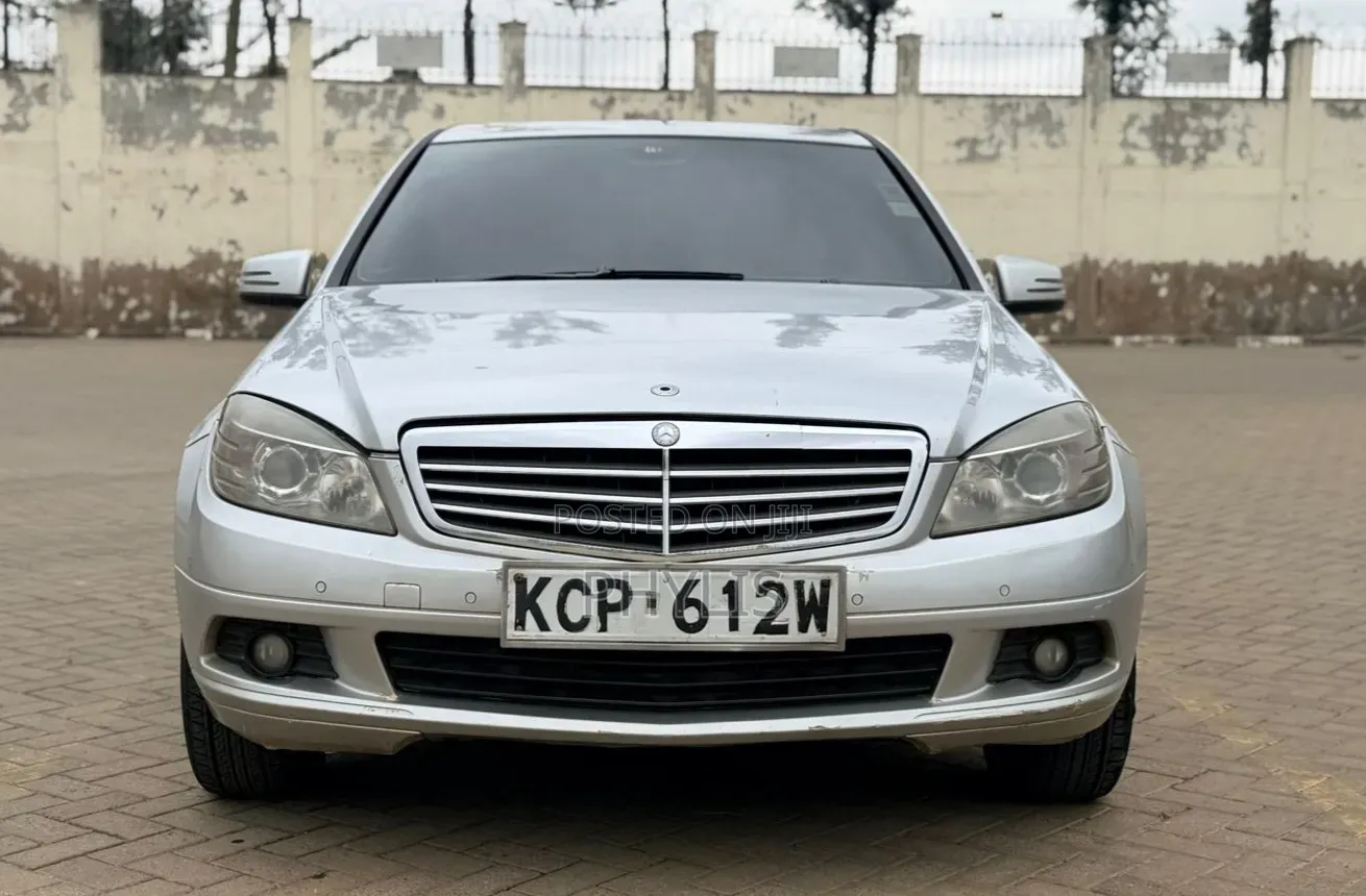 Mercedes-Benz C180 2011 Silver