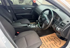 Mercedes-Benz C180 2011 Silver