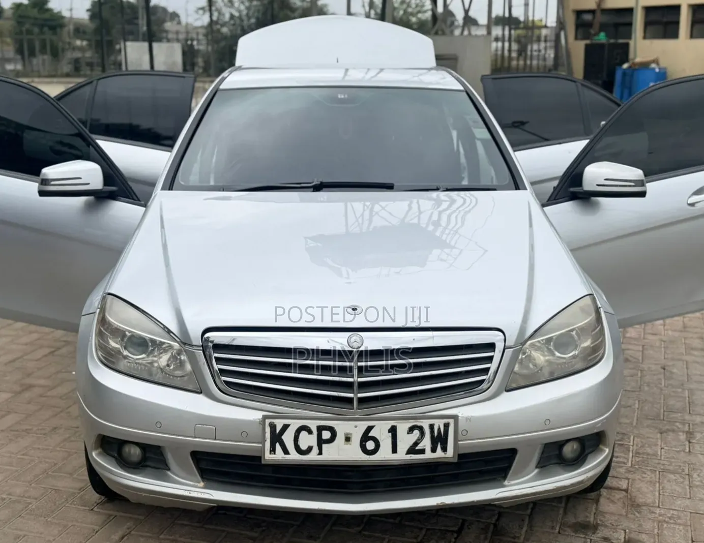 Mercedes-Benz C180 2011 Silver