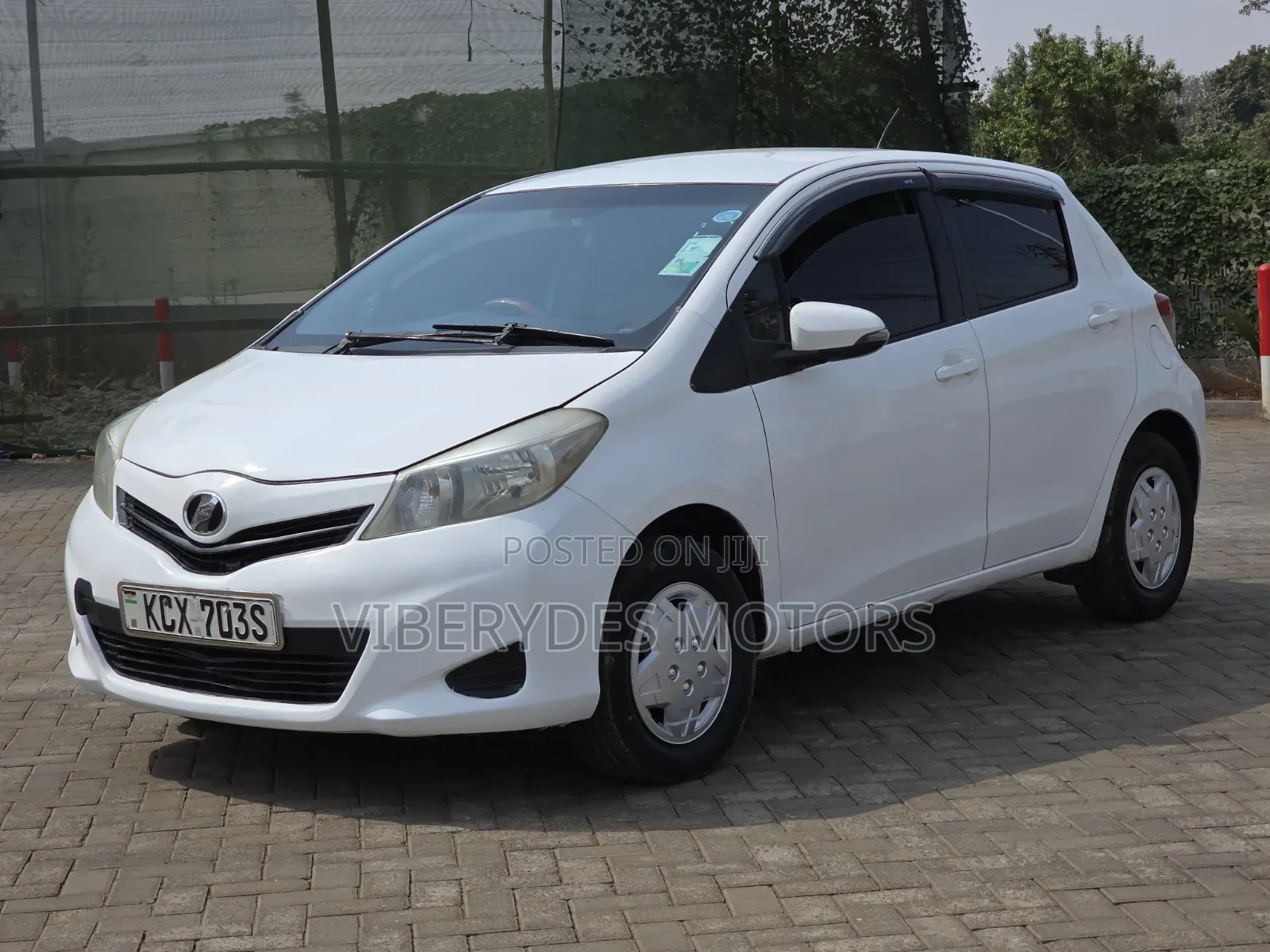 Toyota Vitz 2012 White