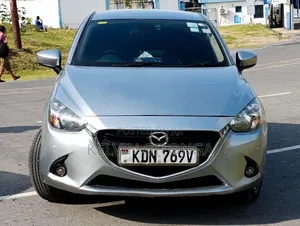 Mazda Demio 2016 Silver