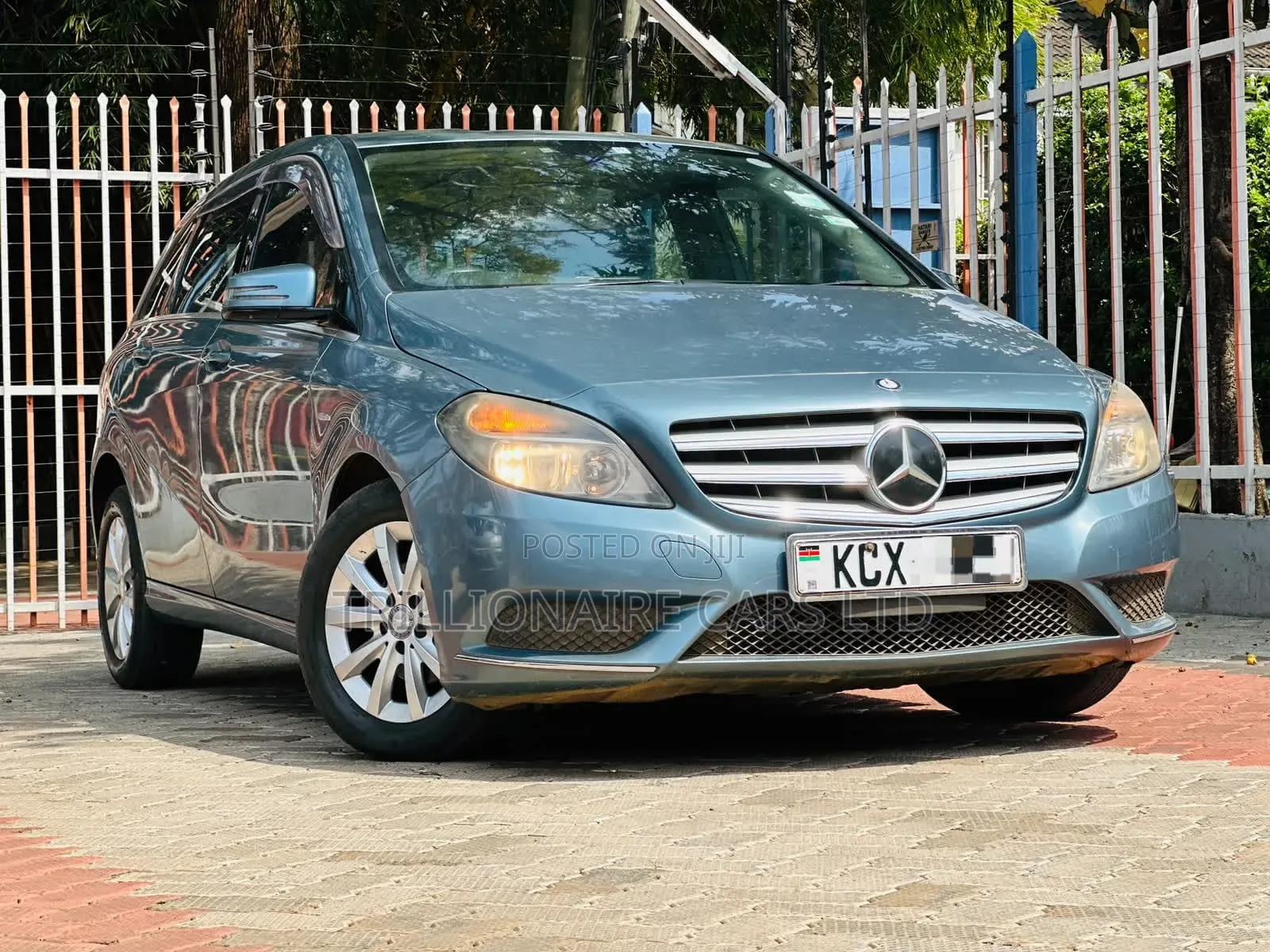 Mercedes-Benz B-Class 2012 Blue