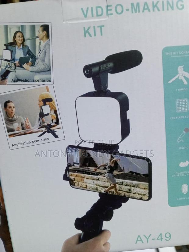 AY-49 Mobile Vlogging Kit With LED Light Microphone - thumbnail 3