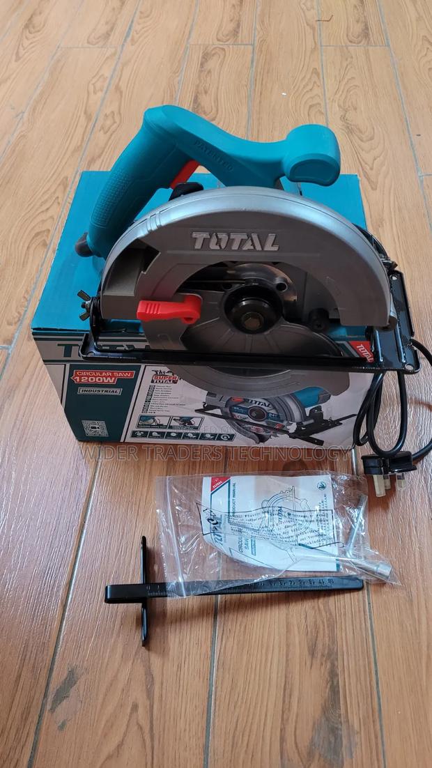 TOTAL 1200W Industrial Circular Saw (Model TS