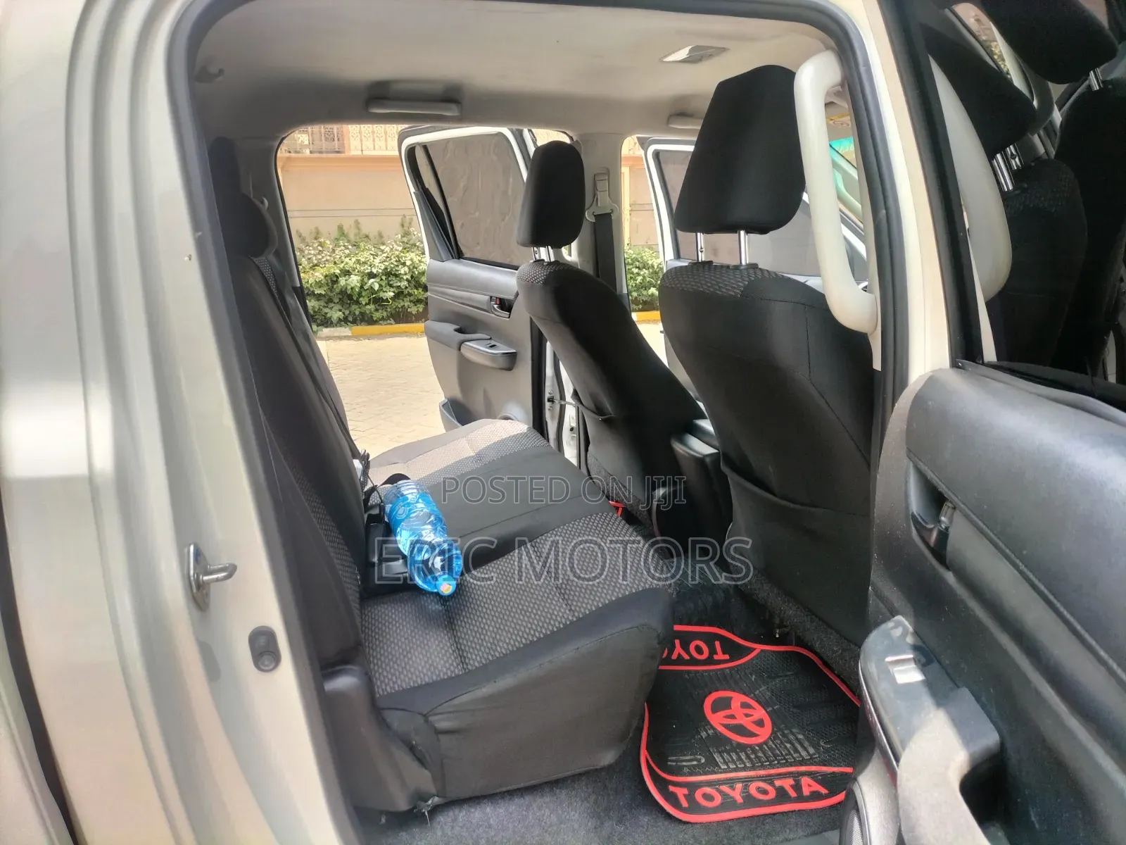 Toyota Hilux 2019 White