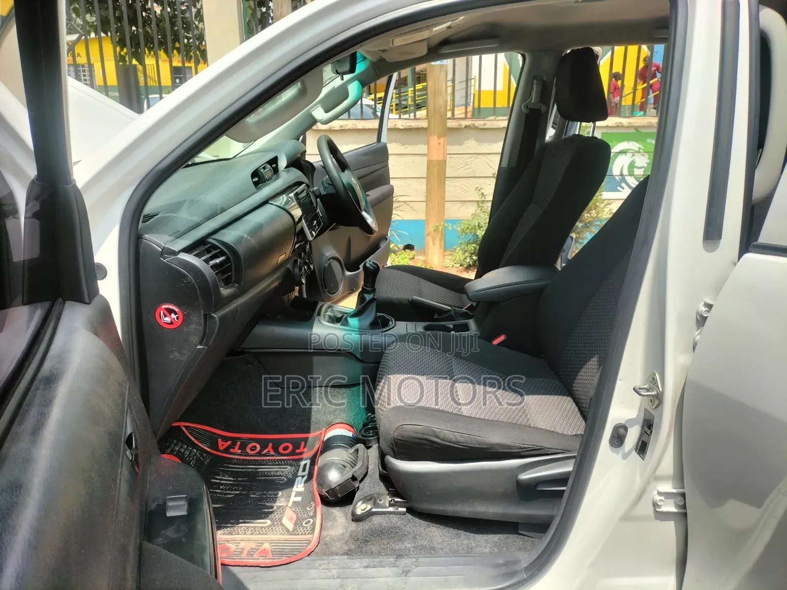 Toyota Hilux 2019 White