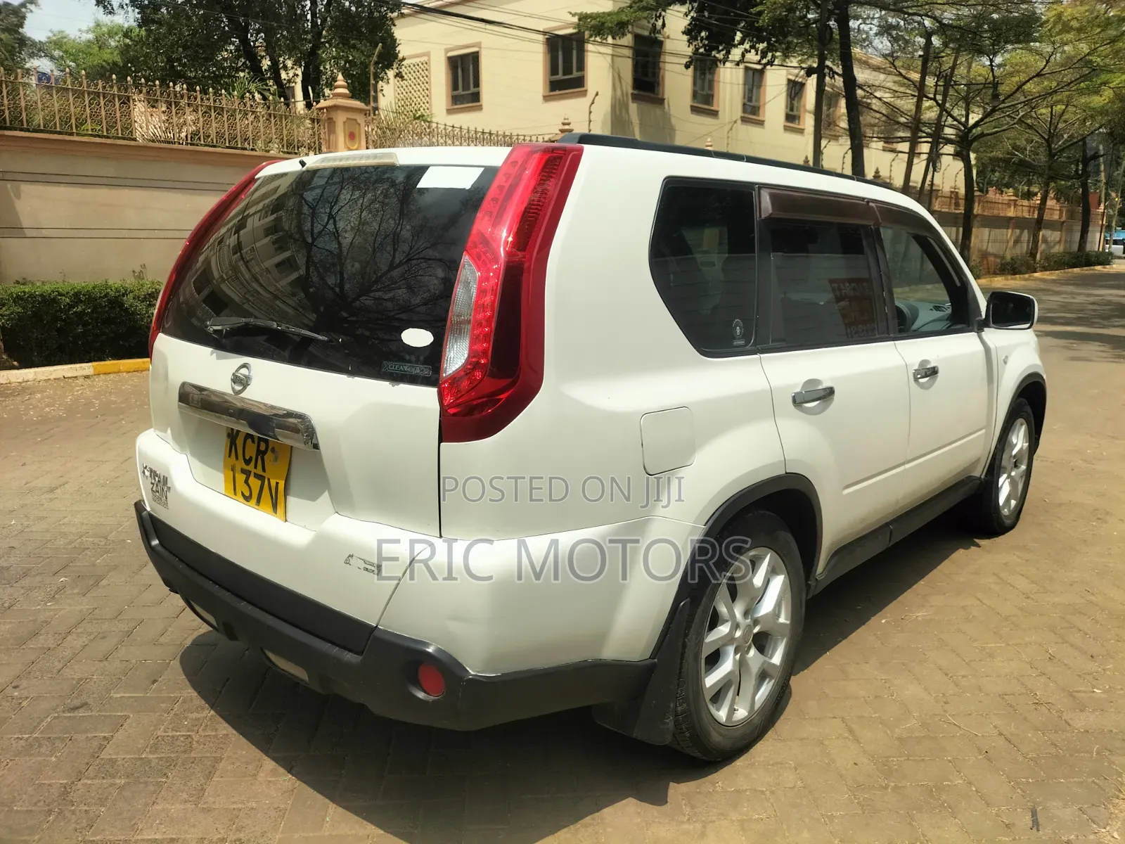 Nissan X-Trail 2011 White
