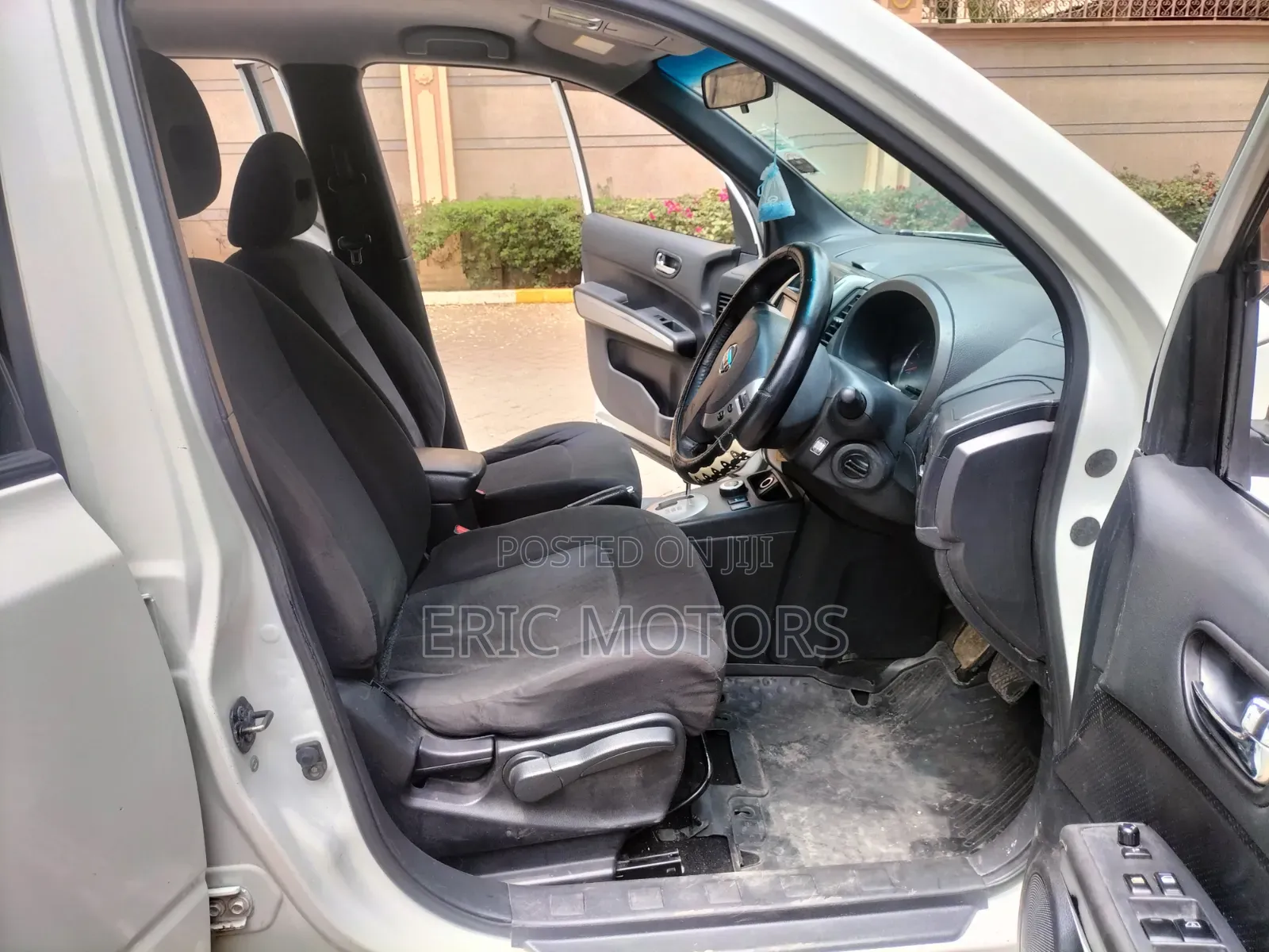Nissan X-Trail 2011 White