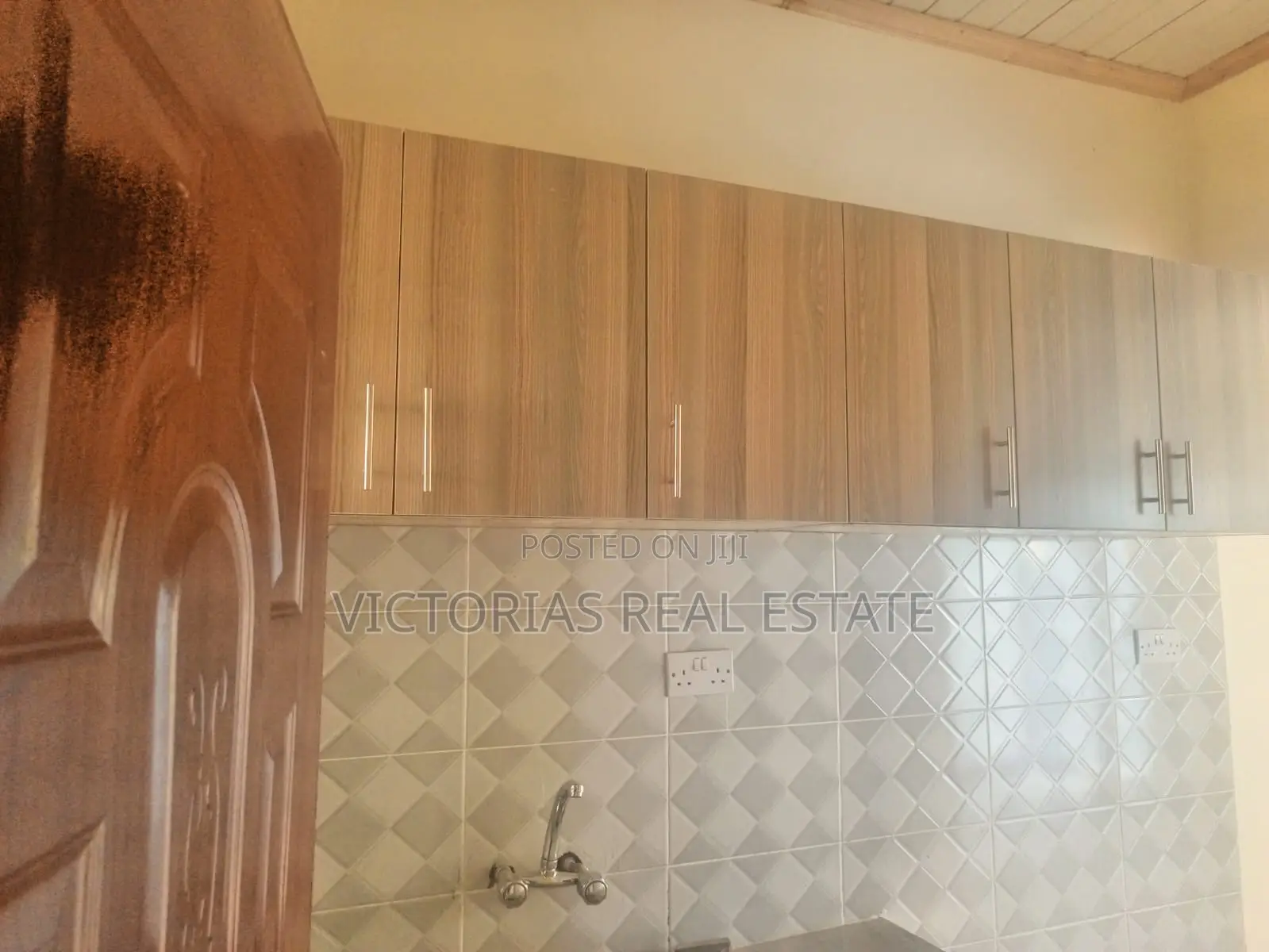 2bdrm Mansion in Arusha Court, Complex Utawala for rent