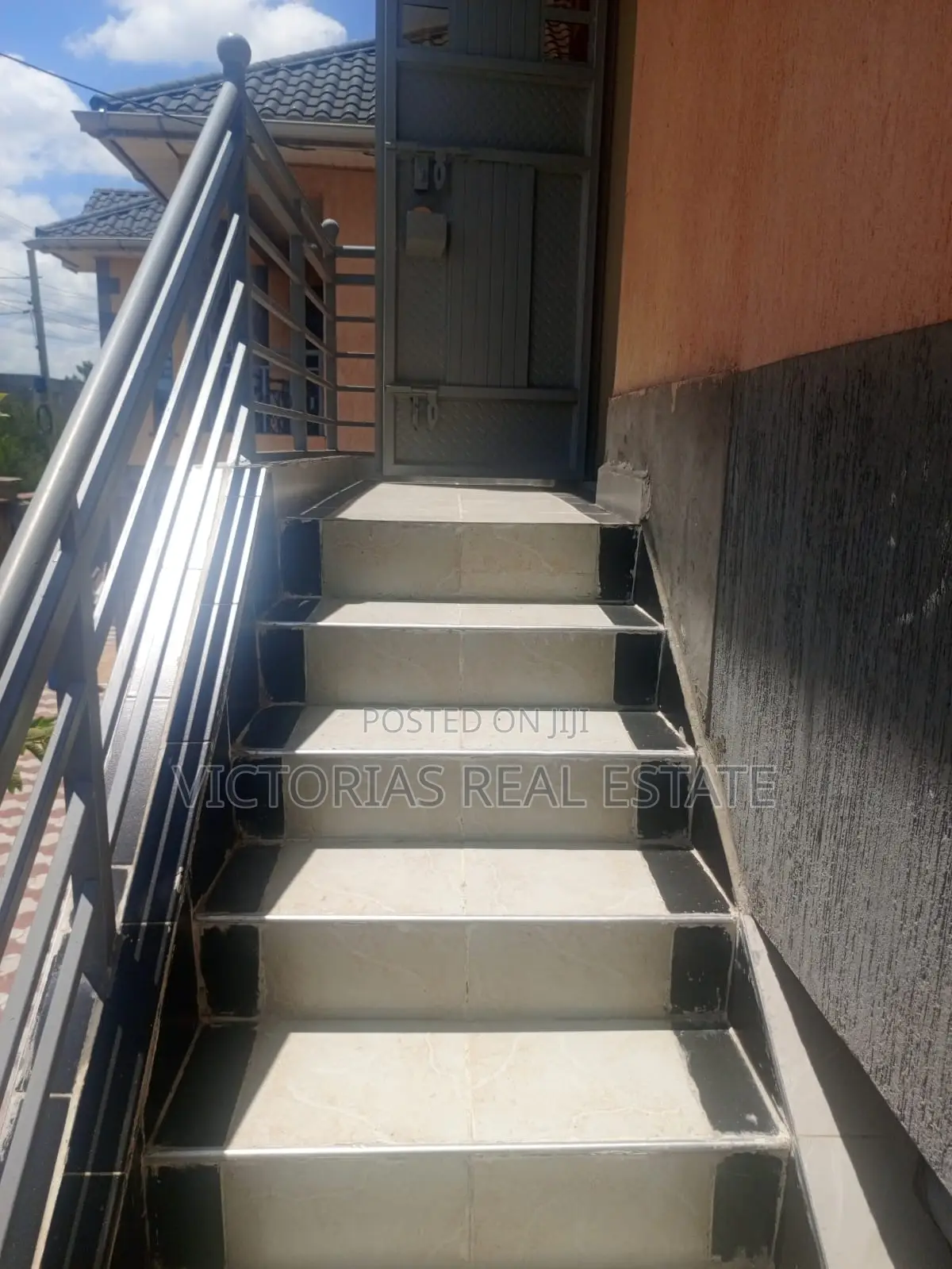2bdrm Mansion in Arusha Court, Complex Utawala for rent