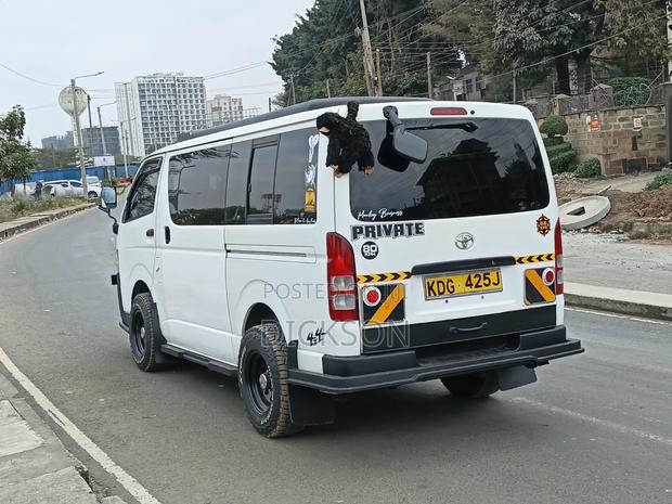 Toyota HiAce 2014 White - thumbnail 2
