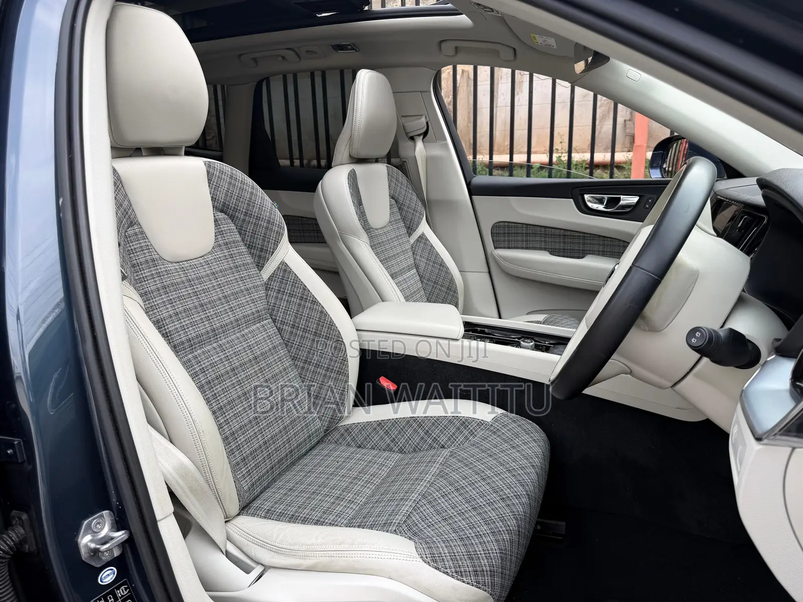 Volvo XC60 2019 Blue