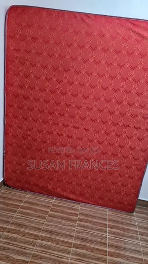5×6 Mattress, Barely Used (1 Month Only)