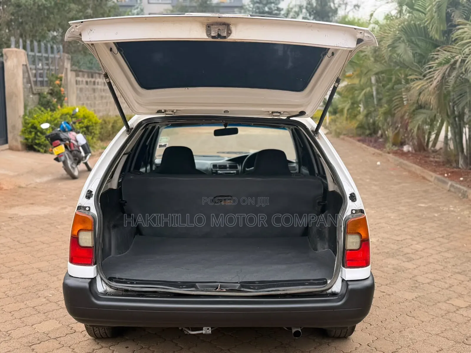 Toyota Corolla 2000 White
