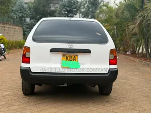 Toyota Corolla 2000 White