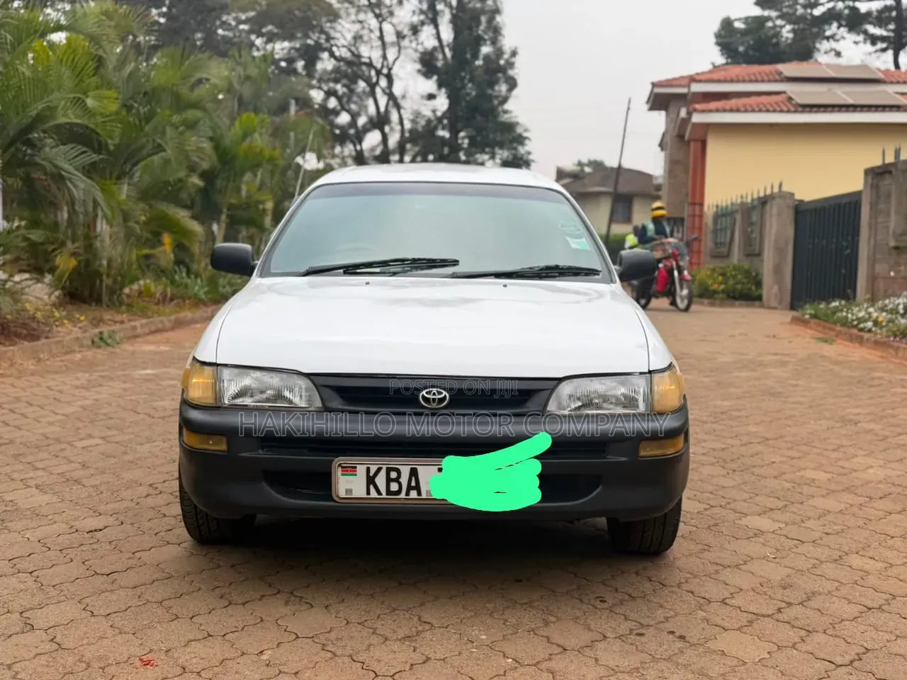 Toyota Corolla 2000 White