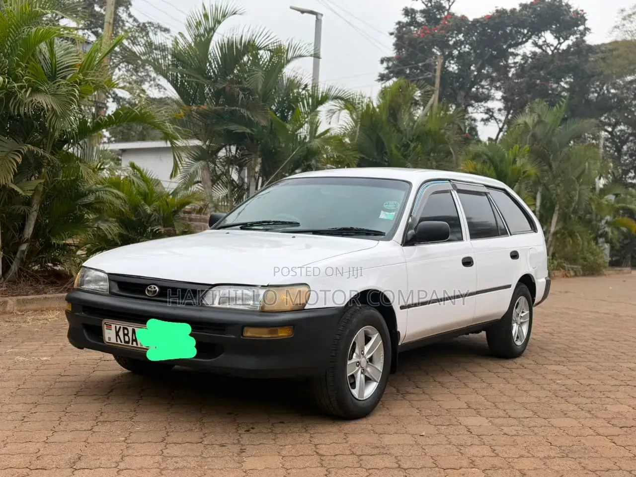 Toyota Corolla 2000 White