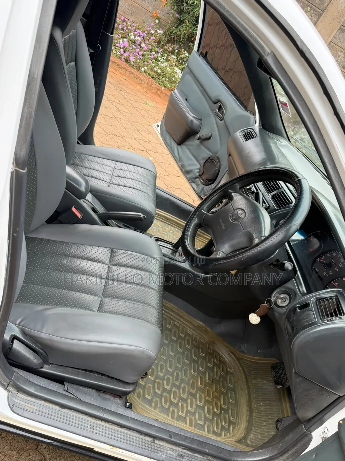 Toyota Corolla 2000 White