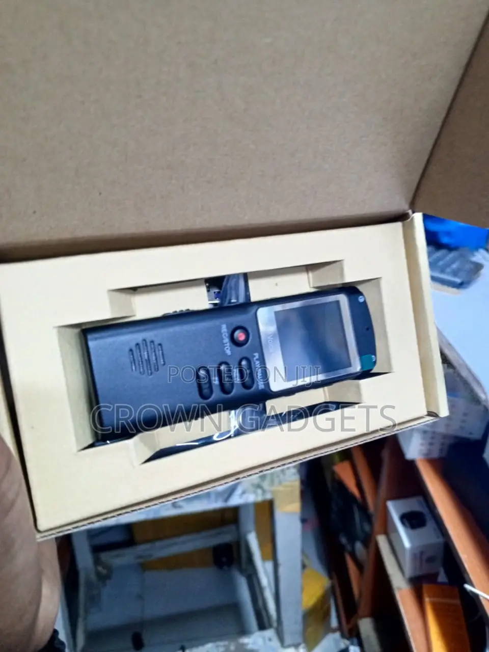 Rechargeable 8GB Voice Recorder With MP3 Music Player