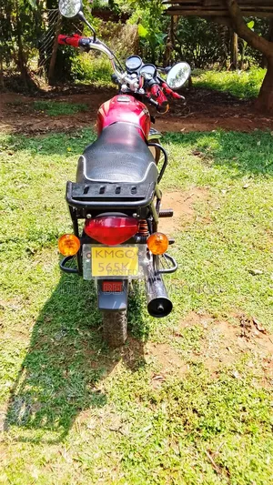 Bajaj Boxer 2025 Red
