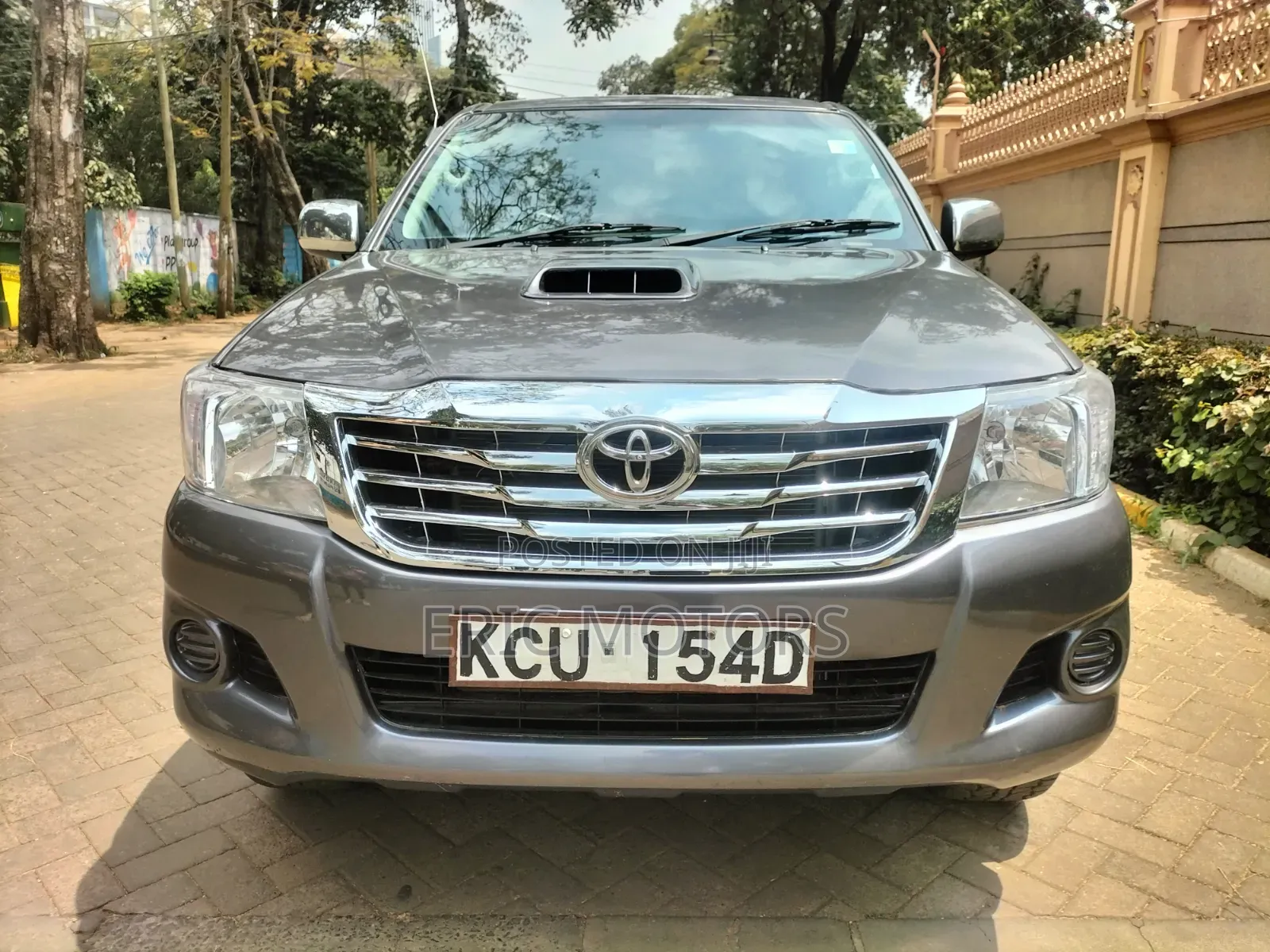 Toyota Hilux 2011 Gray