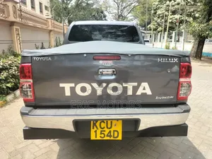 Toyota Hilux 2011 Gray