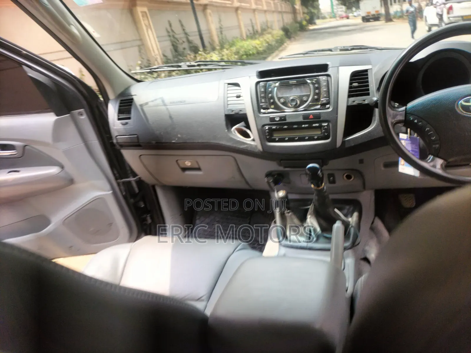 Toyota Hilux 2011 Gray