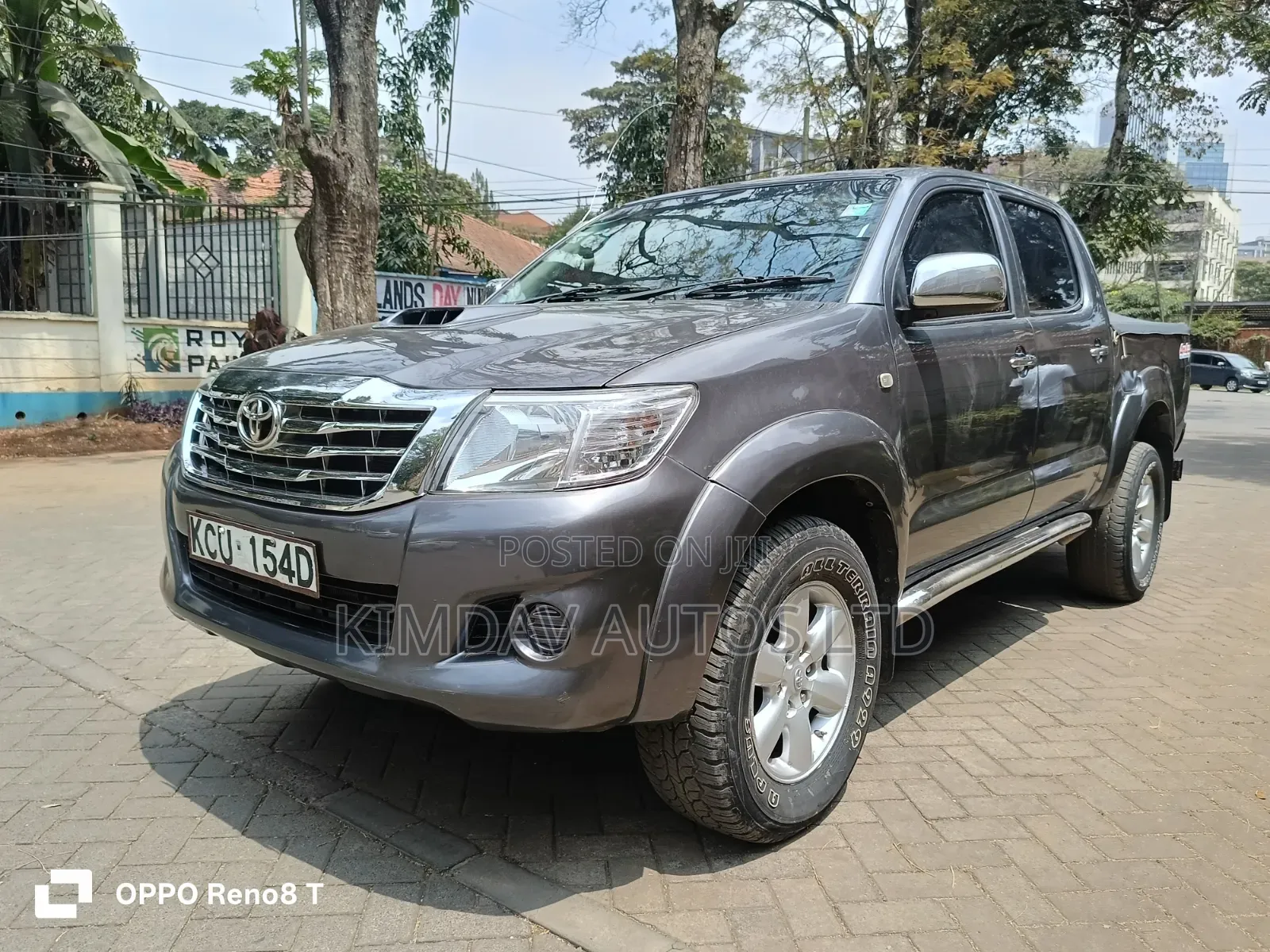 Toyota Hilux 2011 Gray