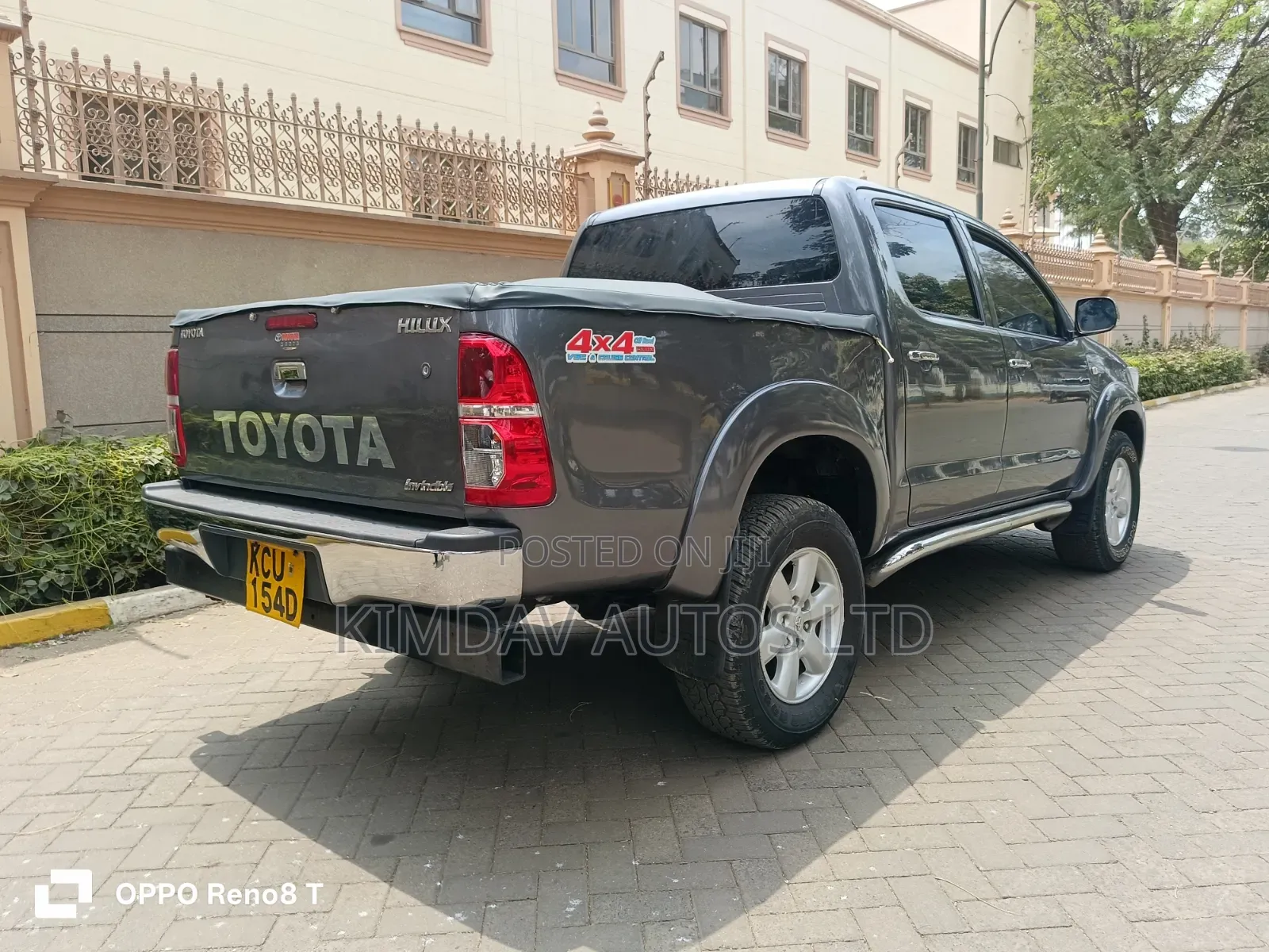 Toyota Hilux 2011 Gray