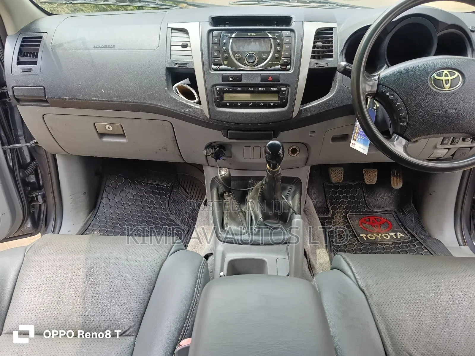 Toyota Hilux 2011 Gray