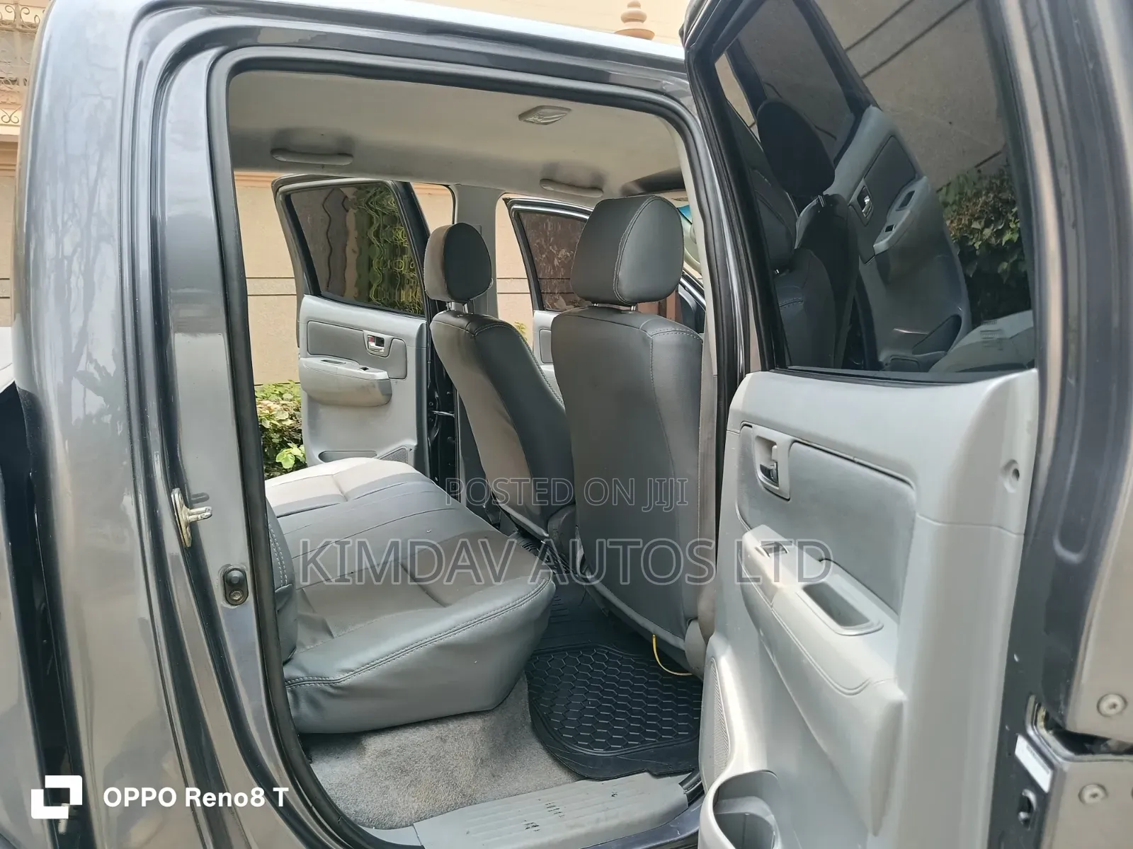 Toyota Hilux 2011 Gray