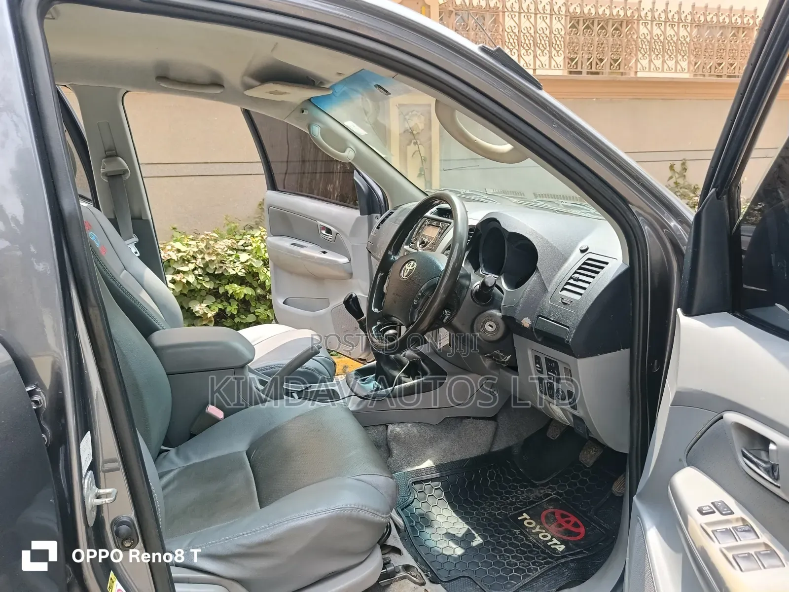 Toyota Hilux 2011 Gray